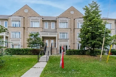 Spacious 2 bed 2 bath condo townhouse for sale in Brampton Image# 1