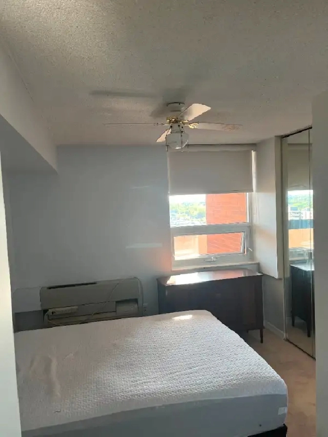 Seeking Female Student/Working Professional to Rent Second Room in City of Toronto,ON - Room Rentals & Roommates