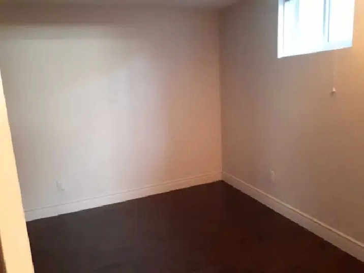 1 BRM Basement Apartment Winston Churchill and Dundas in Oakville