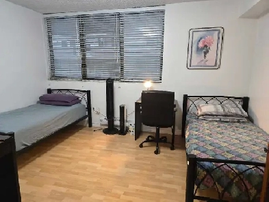 ROOM FOR RENT NEAR KENNEDY SUBWAY STATION. Image# 1