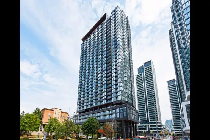 Zen West - 1bed/ 1den/1bath parking in City of Toronto,ON - Apartments & Condos for Rent
