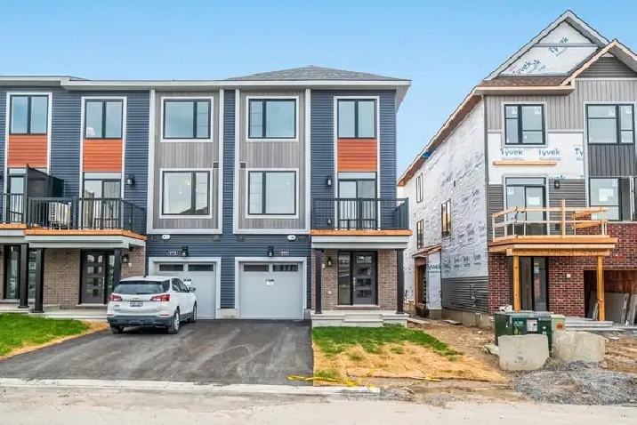 975 Athenry Court Ottawa, ON K2C 3H2 - 975 Atherny Townhome for in Ottawa,ON - Apartments & Condos for Rent
