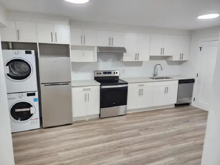 New 2 Bedroom Bsmt Suite near Royal Oak Skytrain Burnaby in Burnaby/New