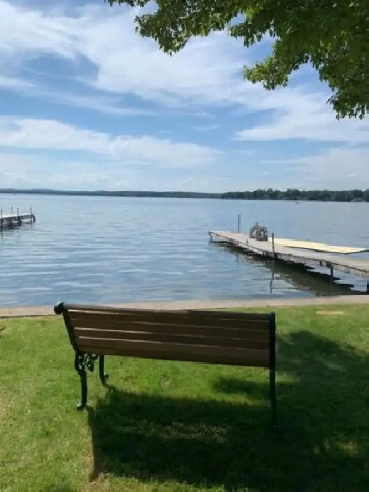 July 5-12 on Lake Simcoe in Orillia with Wifi only $3,100 Image# 1