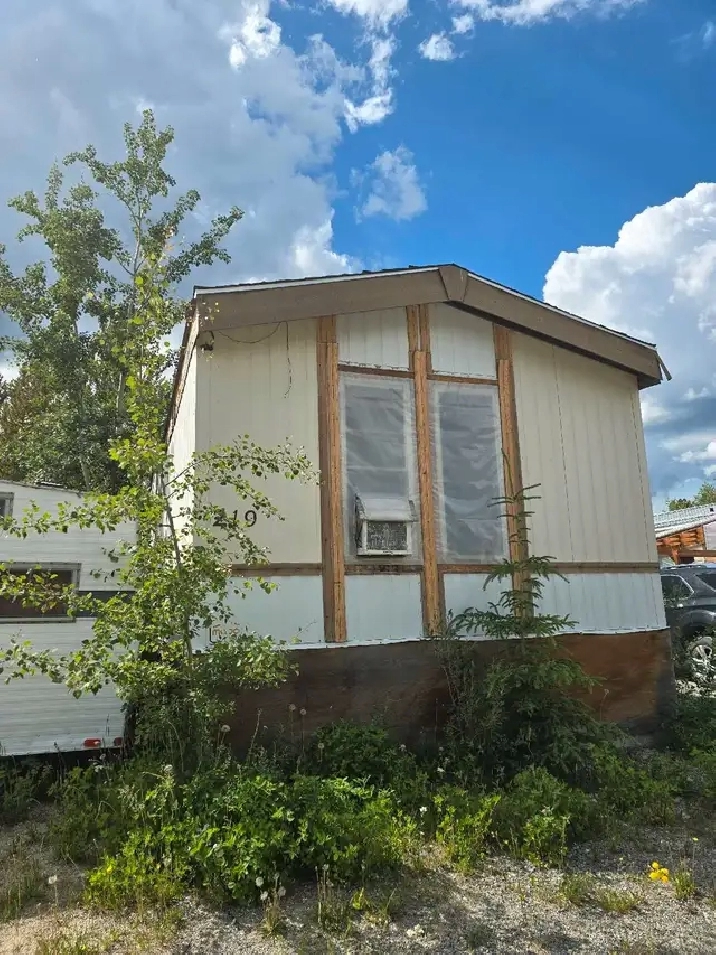 Mobile home for sale in Whitehorse,YT - Houses for Sale
