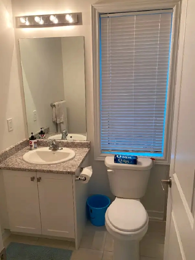 STUDIO/BACHELOR 1 BED RM. APT. AVAILABLE IN WHITBY, in Oshawa / Durham