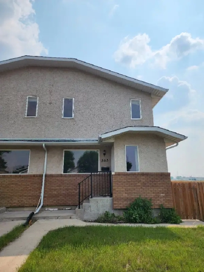 563 Ottawa St - Investment Opportunity In Churchill Downs in Regina,SK - Houses for Sale
