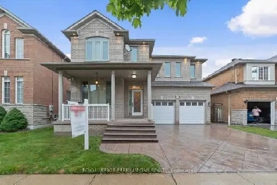STUNNING 4 BED 5 BATH HOUSE IN VAUGHAN 1,800,000 ONLY! Image# 1