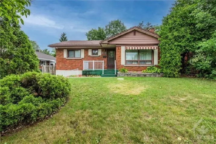 Room for Rent Near Bayshore-IKEA, AlgonquinC-UofOtt & Carleton U in Ottawa,ON - Room Rentals & Roommates