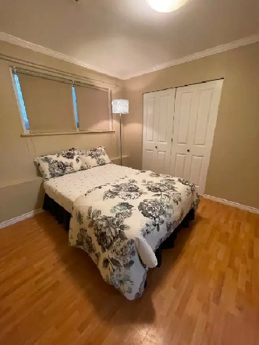 One Private Bedroom/Clean& Bright/FEMALE only/Near JoyceSkytrain Image# 1