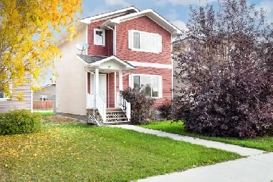 Beautiful 3 Bedroom House in Steinbach for Rent! Image# 1