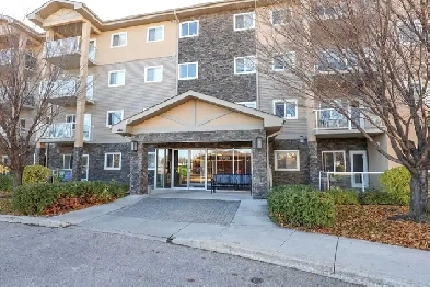 Available Now Lovely Lindenwoods condo Image# 2