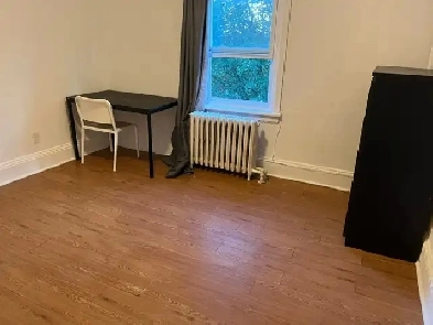 Walk to OttawaU and Downtown, all-inclusive, $620, Immediately Image# 1