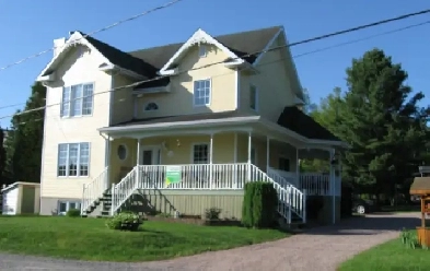 MAISON À VENDRE  Saguenay-Lac-St-Jean Image# 1