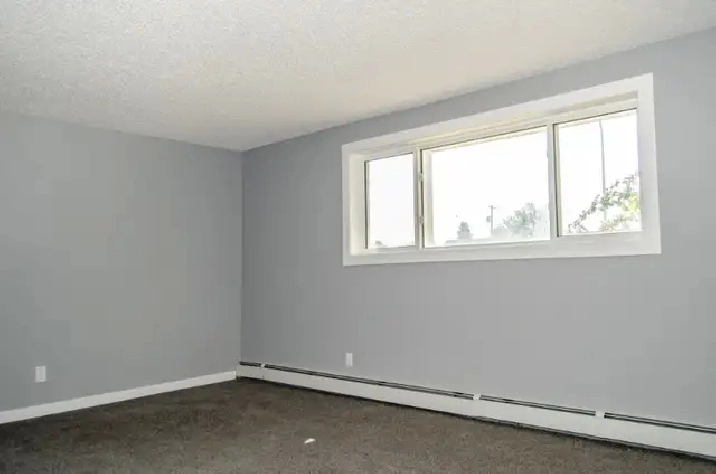 Listing in Beacon Heights at #105, 3720 - 118 Avenue NW in Edmonton,AB - Houses for Sale