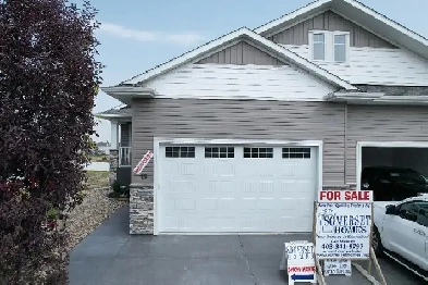 NEW WALKOUT BUNGALOW DUPLEX IN ADULT COMMUNITY, SYLVAN LAKE, AB Image# 1