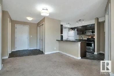 Open Concept 2 Bedroom Condo With Lots of Natural Light! Image# 1