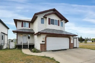 64 DAINES AVE., RD - 2 STOREY HOME BACKING ONTO GREEN SPACE Image# 2