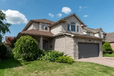 3 Bedroom   3.5 Bathroom 2 Storey in London Ontario Image# 5