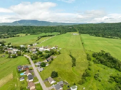 St-Joachim : Ferme 153 acres,88acr culture, machinerie, troupeau Image# 1