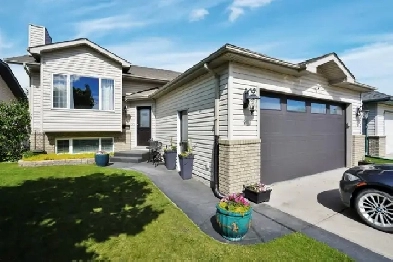 8 ARCHIBALD CRES., RED DEER - BI-LEVEL .. UPGRADES THROUGHOUT Image# 1