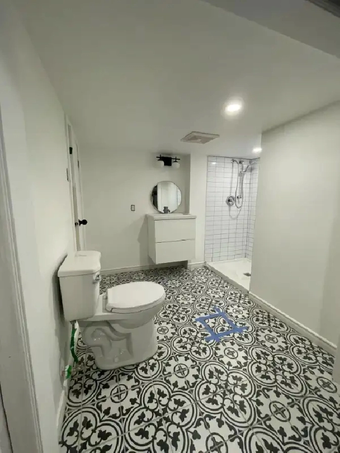 Superbe 8 et demi à louer sur 2 étages in City of Montréal,QC - Apartments & Condos for Rent