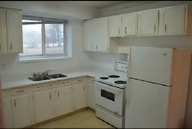 2BR Duplex for Rent in Fort Garry Image# 1