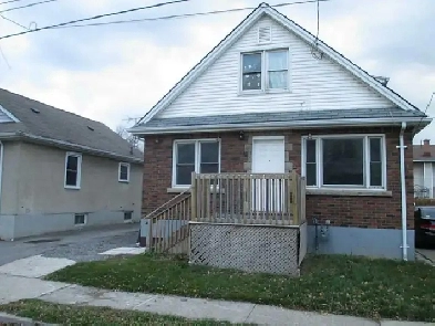 North St.Catharines 1 bedroom   livingroom Image# 1