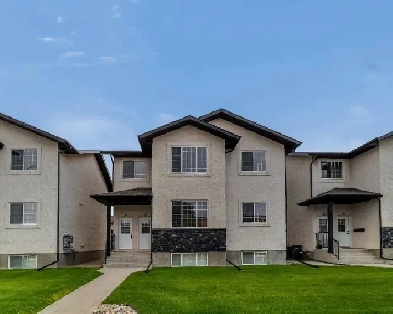 Row/Townhouse for Sale - 36-4640 Harbour Landing Drive Image# 1