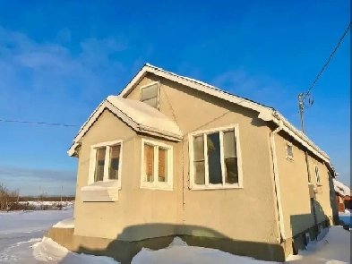 Character Farmhouse Inside Winnipeg Image# 1