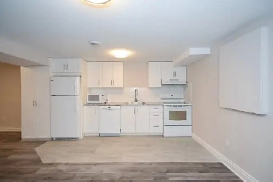 Newly renovated 3BD, 1bath basement in in Beacon Hill Image# 1