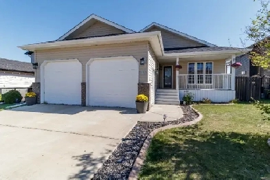 113 Pondside Cres Blackfalds - DustySmithTeam.ca Image# 1