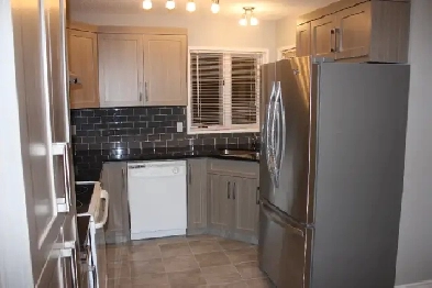 House for Rent in Southwest Edmonton, 4 bedroom 3 full baths Image# 8