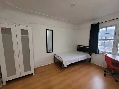 Room For Rent Near Mohawk College - Move in October 1st Image# 1