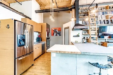 Stunning Downtown 2 Level Loft! 2 Bed 2 Bath w/ UG PARKING Image# 1