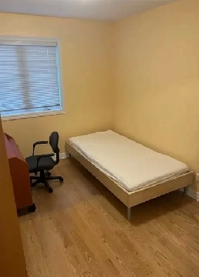 1 NOV - Female Mature Students - Furnished Room at Bank/Walkley Image# 1