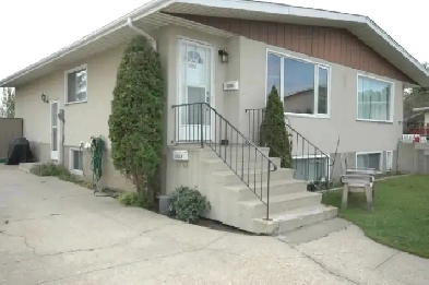 Very Bright Main Floor Suite in Northeast Edmonton Image# 1