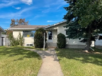 Renovated 3Bed Main Floor with Double Garage21Chippewa Rd Leduc Image# 1