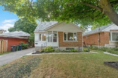 Detached home in  GTA  - finished basement w/ separate entrance Image# 6