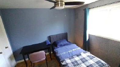 Yonge/Eglinton-Room To Rent-5 min toTTC Subway-Free WiFi&Laundry Image# 1