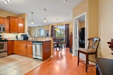 Cash Flowing 2 Bed   Den Condo in Southwest Edmonton! Image# 4