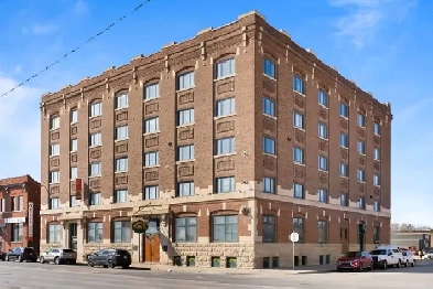 #302 - 2206 Dewdney Ave - Executive Condo In Warehouse District Image# 1