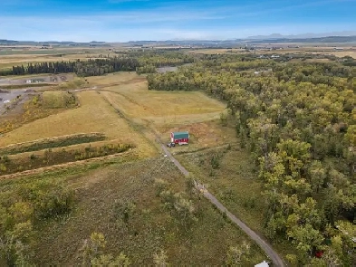 104.7 Riverfront acres in Foothills County Image# 2