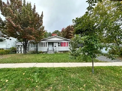 Room for rent at 799 Windsor available now. Image# 1