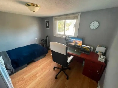 Furnished room for sublet - 10 MIN walking from McMaster! Image# 1