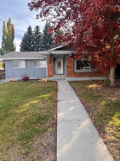 Beautiful home in Braeside SW Image# 1