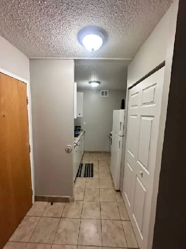 Looking for a housemate to share a cozy 2-bedroom apartment with Image# 2