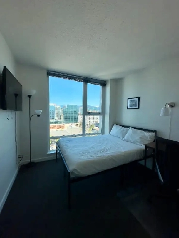 Room for Rent in Downtown Vancouver - OCT FREE Image# 1