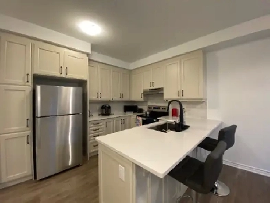 FURNISHED OAKVILLE PRIVATE ROOM AND BATHROOM