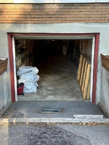 GARAGE POUR ENTREPOSAGE DE VOITURE À LOUER, CHOMEDEY, LAVAL Image# 1